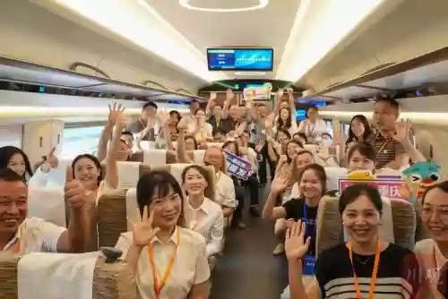 高铁阵容插图